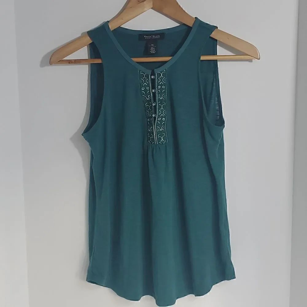 White House Black Market Embroidered Romantic Tank Green Size XS